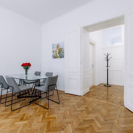 Stylish Vienna Apartment Exterior photo